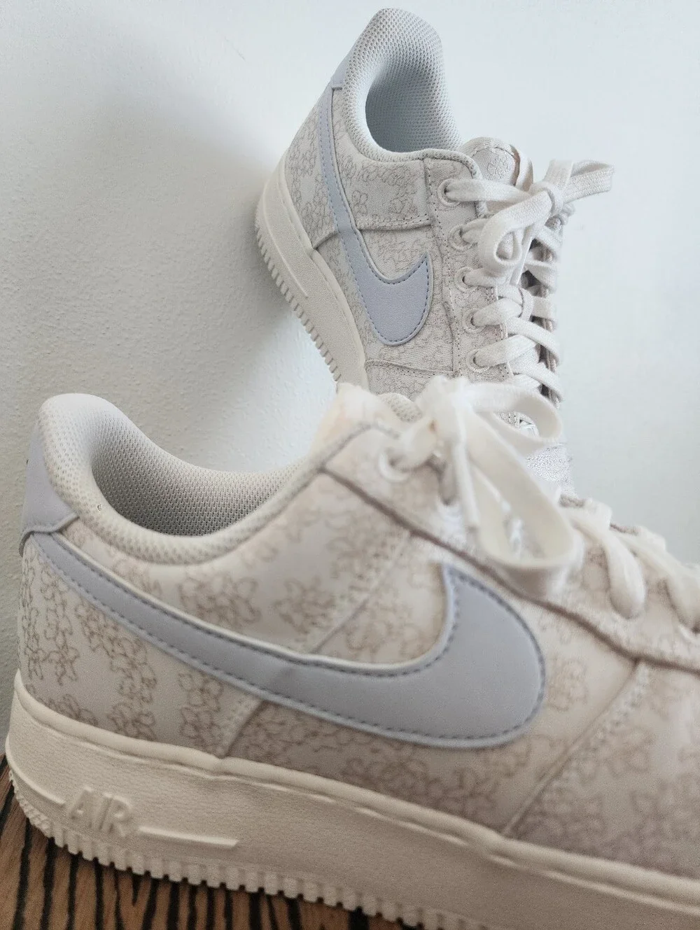 Nike Air Force 1 07 SE Jacquard Floral Embroidery White Sneakers Size 10